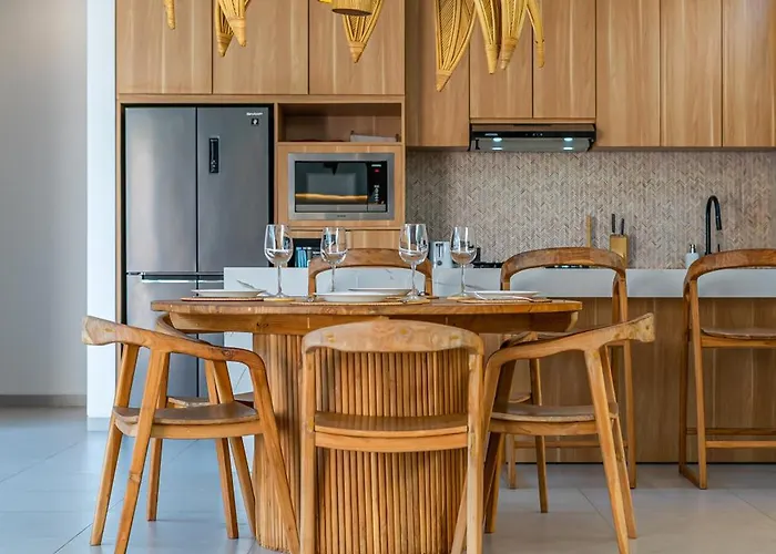 Tropical Bliss 3br In ウルワツ